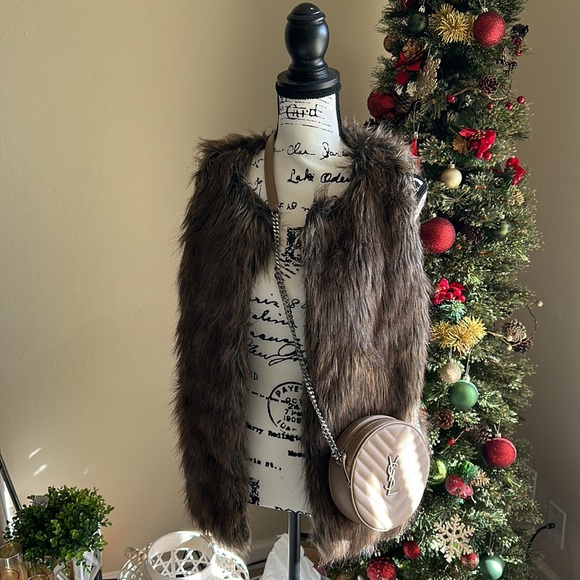 💔SOLD OUT💔 YSL Round Camera Bag - Picture 6 of 13